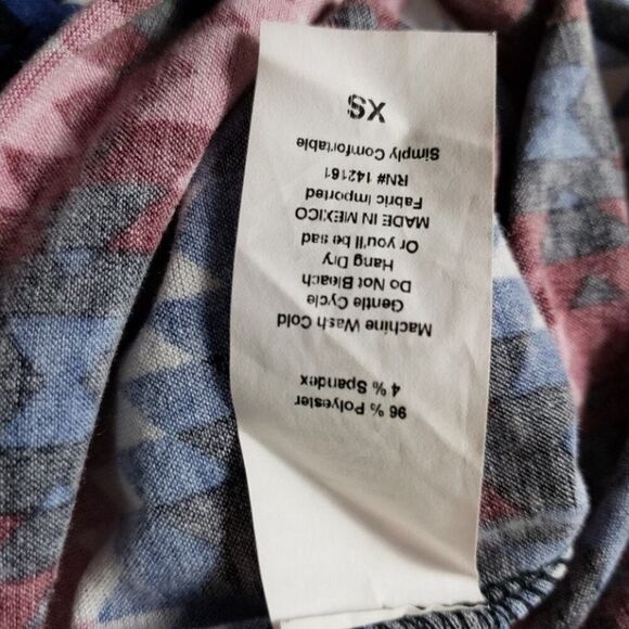 LuLaRoe Raglan Sleeve Pullover T-Shirt Multicolor - Picture 8 of 8